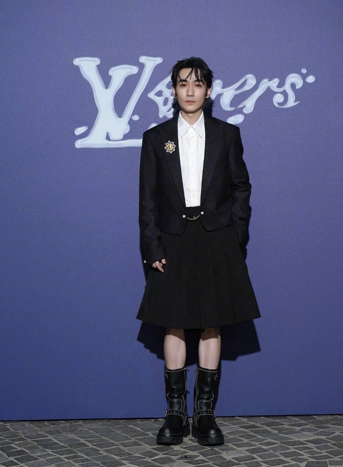 LV 品牌大使中國男星遭爆雙面人!答應合照轉頭投訴櫃姐「服務人員干擾私人時間」!