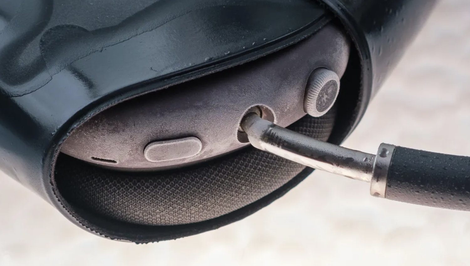 AirPods Max 耳機死機有救?冷凍法爆紅網友實測真的有效!