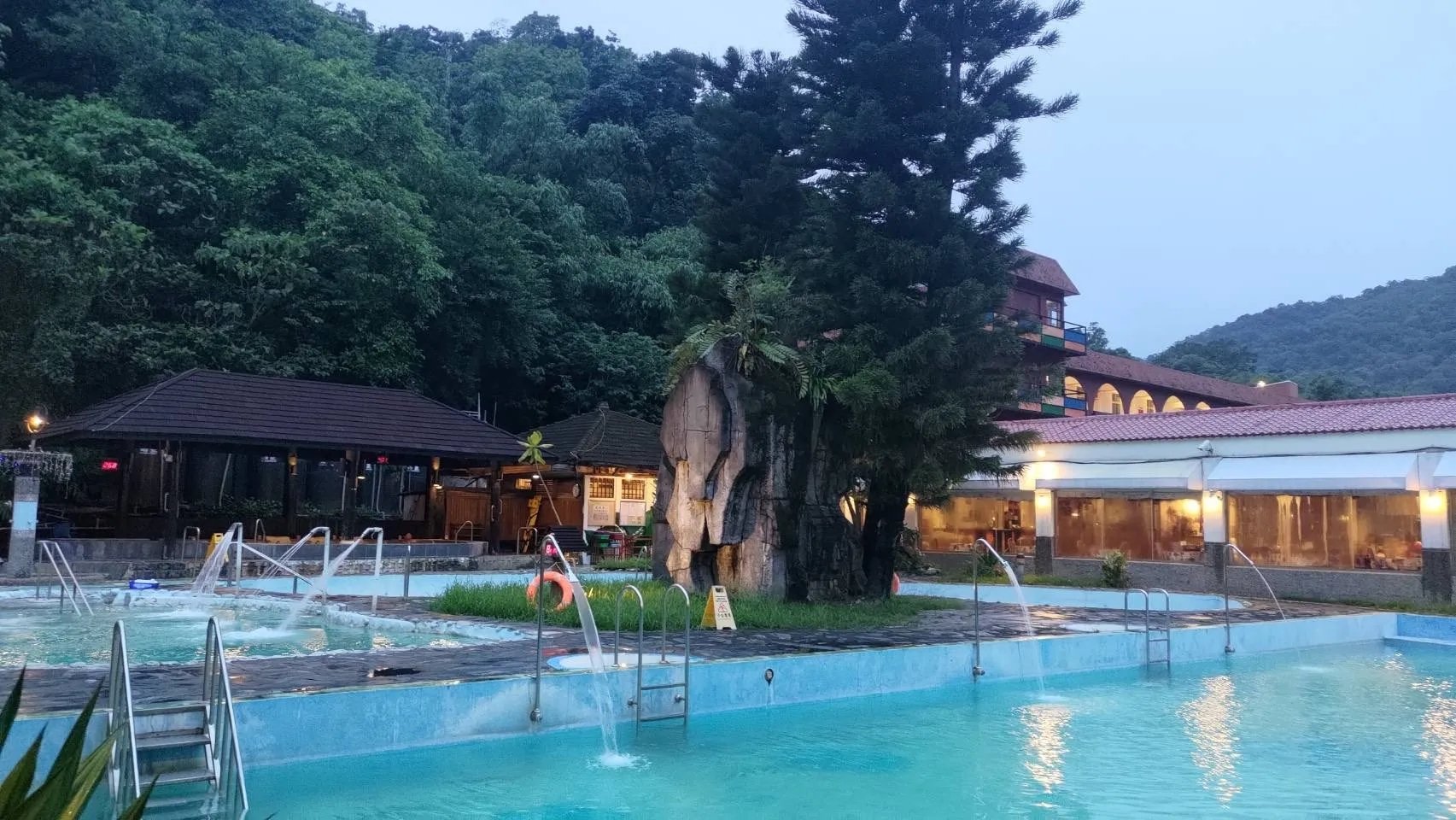 2025 全台泡湯溫泉地點推薦總整理｜種類、特色、縣市⋯一次看！