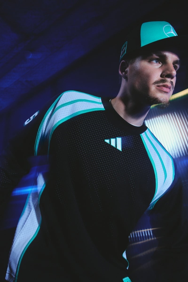 adidas 攜手賓士 F1車隊發表拉斯維加斯大獎賽系列!致敬千禧年風格再掀 Racecore 賽車穿搭熱潮!