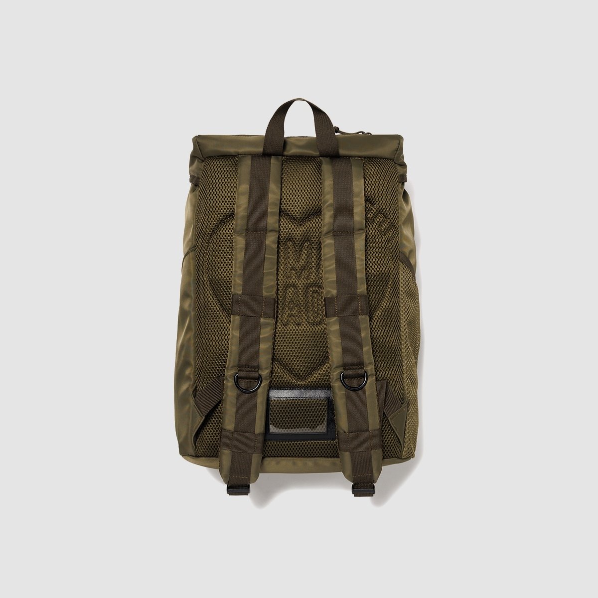 2025 六款機能後背包推薦！上班族必備，雨天通勤與都市穿搭都完美兼顧！