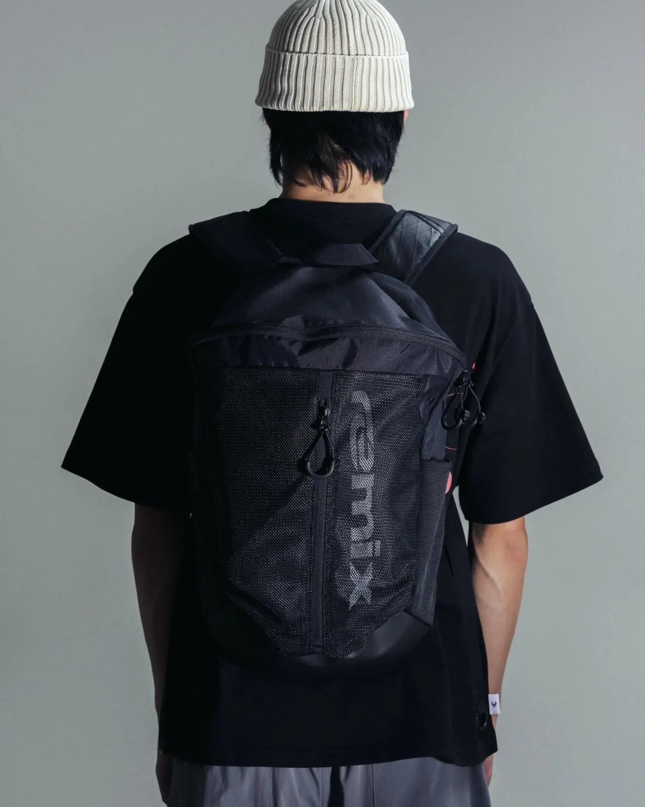 2025 六款機能後背包推薦！上班族必備，雨天通勤與都市穿搭都完美兼顧！