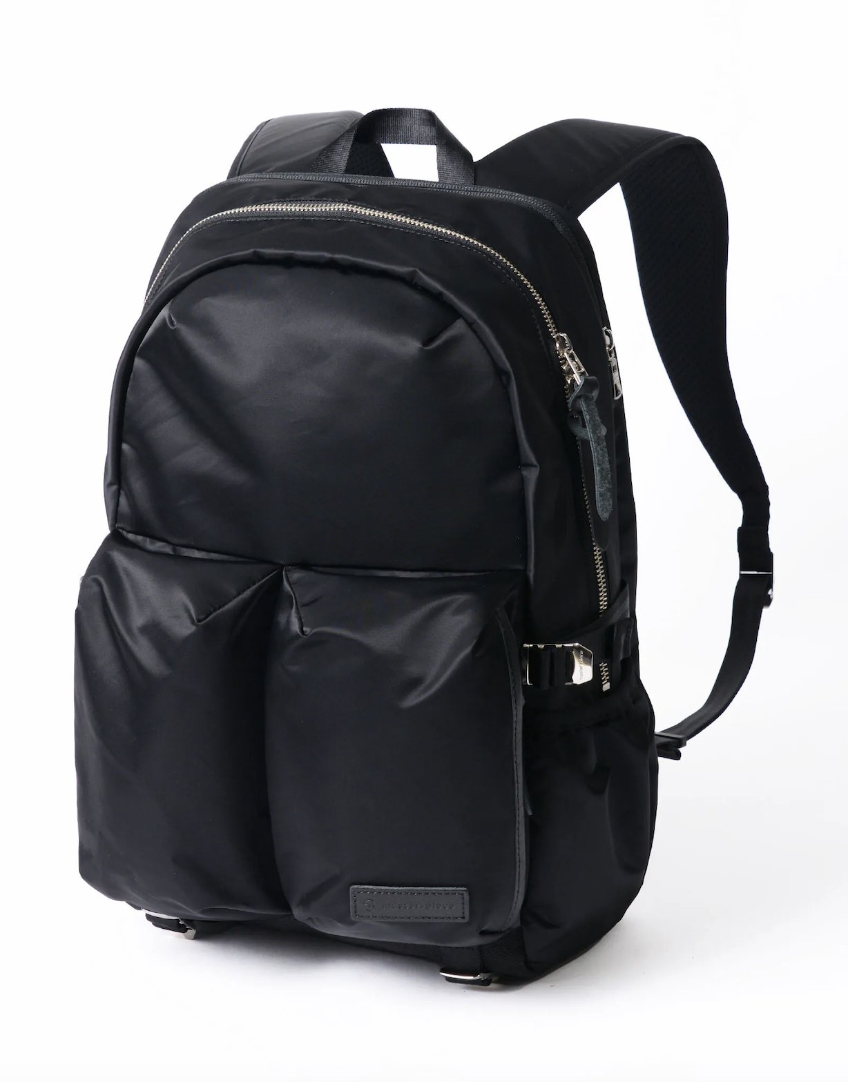 2025 六款機能後背包推薦！上班族必備，雨天通勤與都市穿搭都完美兼顧！