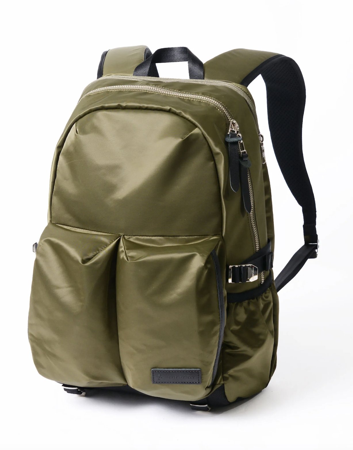 2025 六款機能後背包推薦！上班族必備，雨天通勤與都市穿搭都完美兼顧！