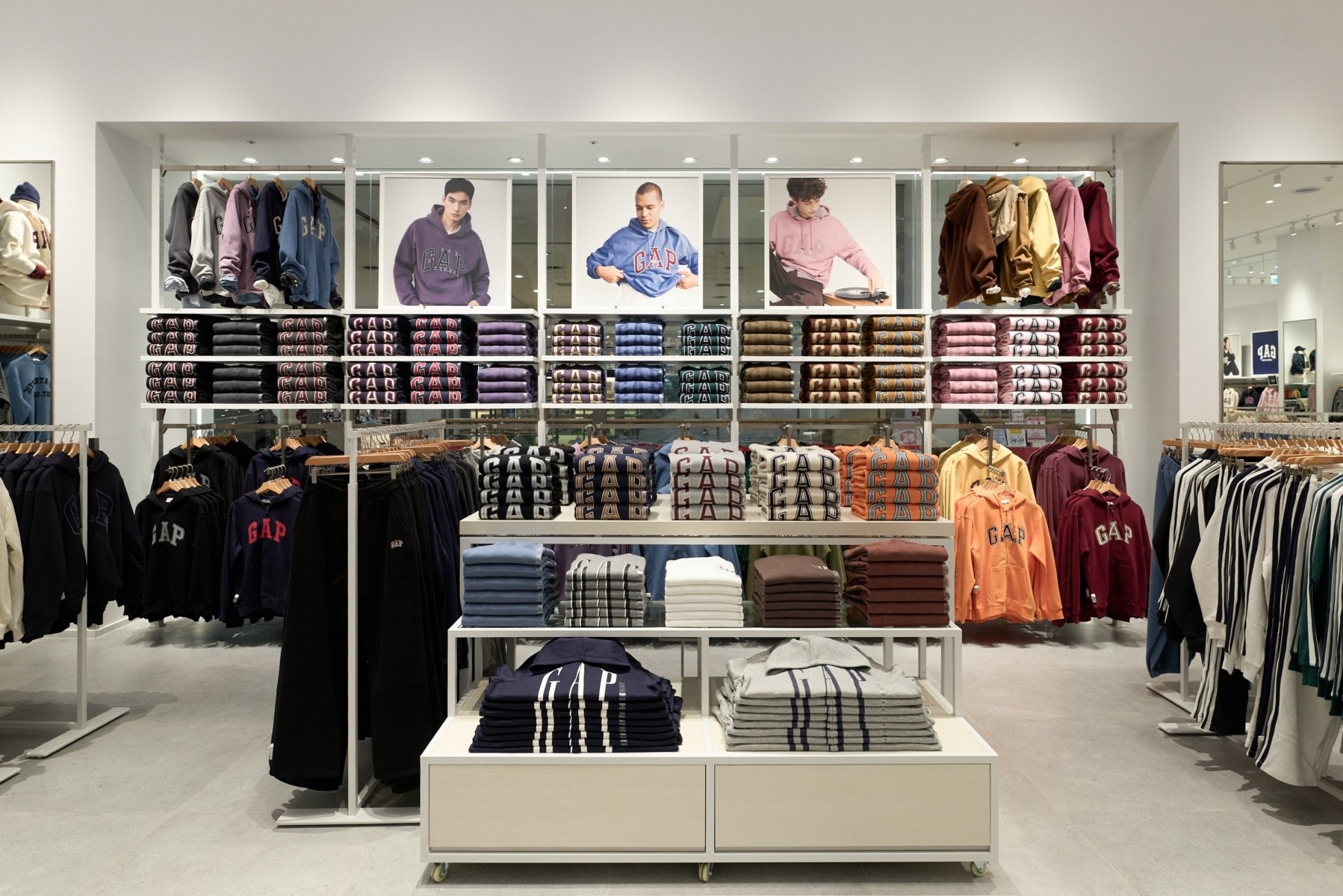 Gap 環球購物中心新北中和店盛大開幕!Melody 親自演繹 Gap 秋冬時尚風格