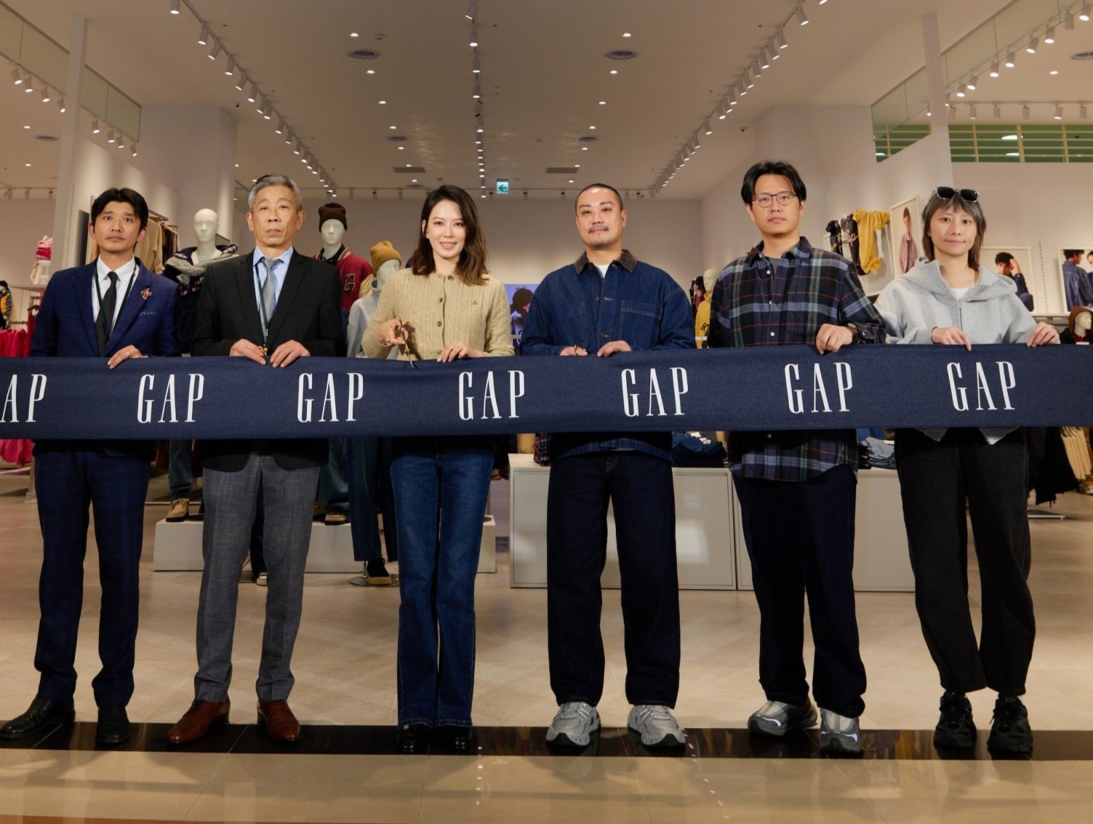 Gap 環球購物中心新北中和店盛大開幕!Melody 親自演繹 Gap 秋冬時尚風格