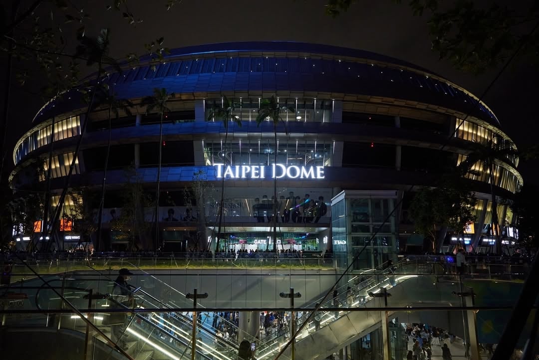 Super Junior 大巨蛋演唱會吸引近 10 萬人！無人機應援、銀赫爆哭、周覓現身⋯5 大亮點回顧