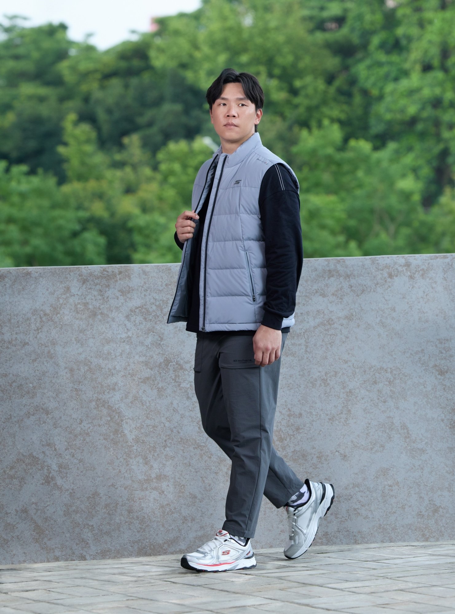 SKECHERS 以機能與風格主導秋冬服飾主流