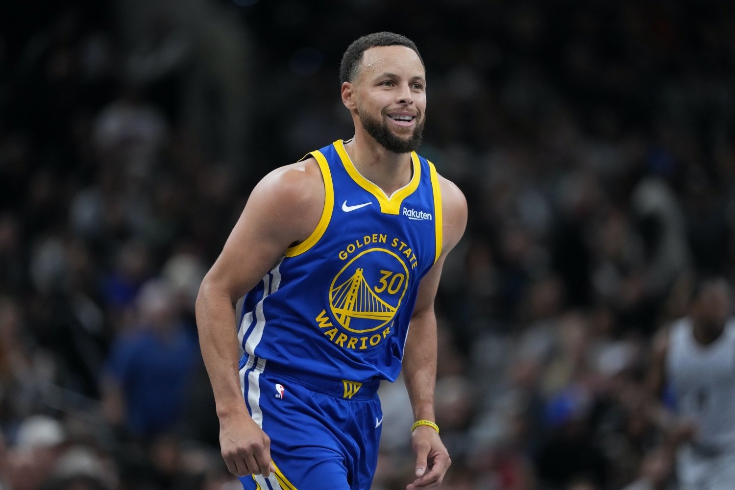 NBA／Curry 又換球鞋致敬魔術傳奇歐尼爾、Penny！全場轟 34 分超越 VC 生涯總得分排名第 22！