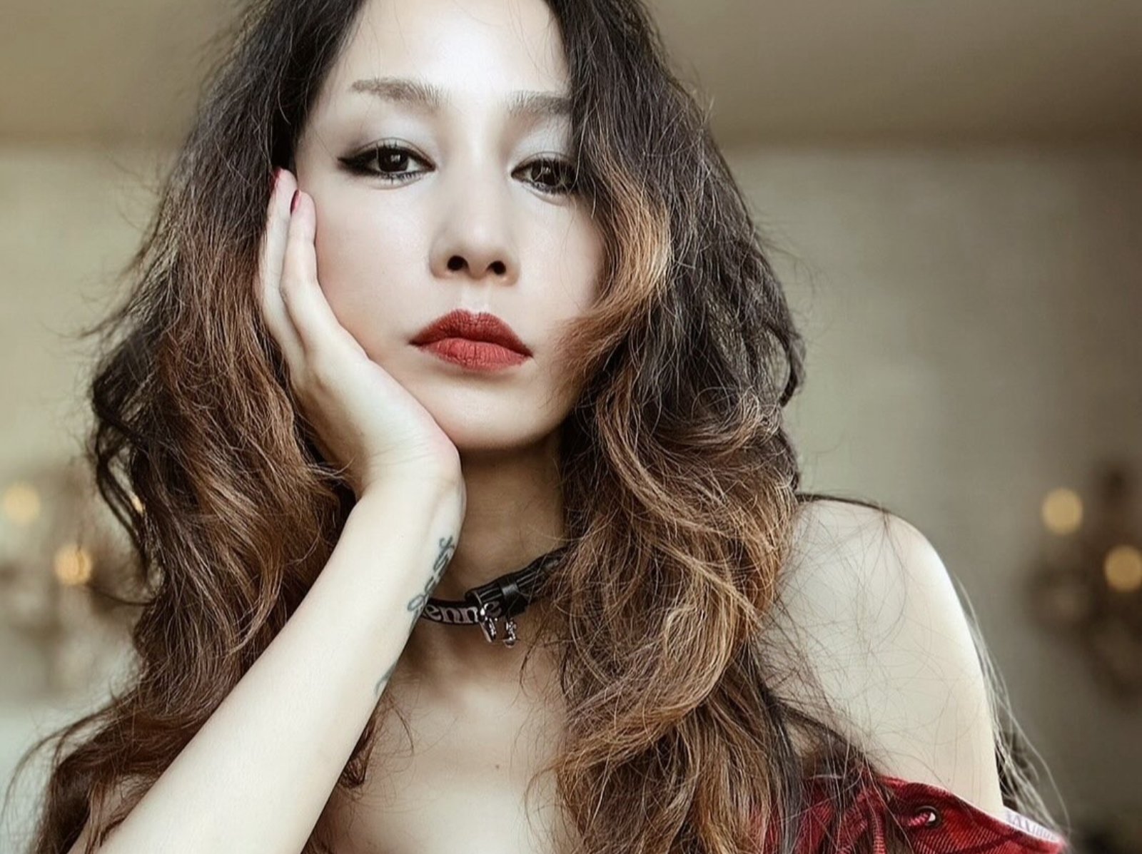 中島美嘉演繹 Vivienne Westwood x NANA 聯名造型！神還原「大崎娜娜」引爆回憶殺