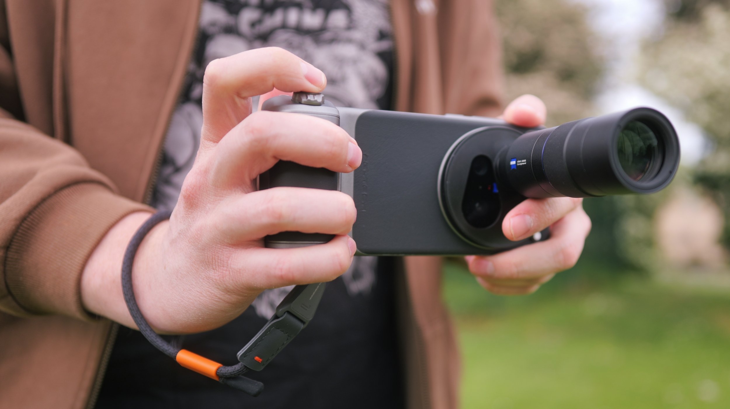 演唱會五大必備神物！高倍率神機、手機掛繩...實用小物推薦一次看！