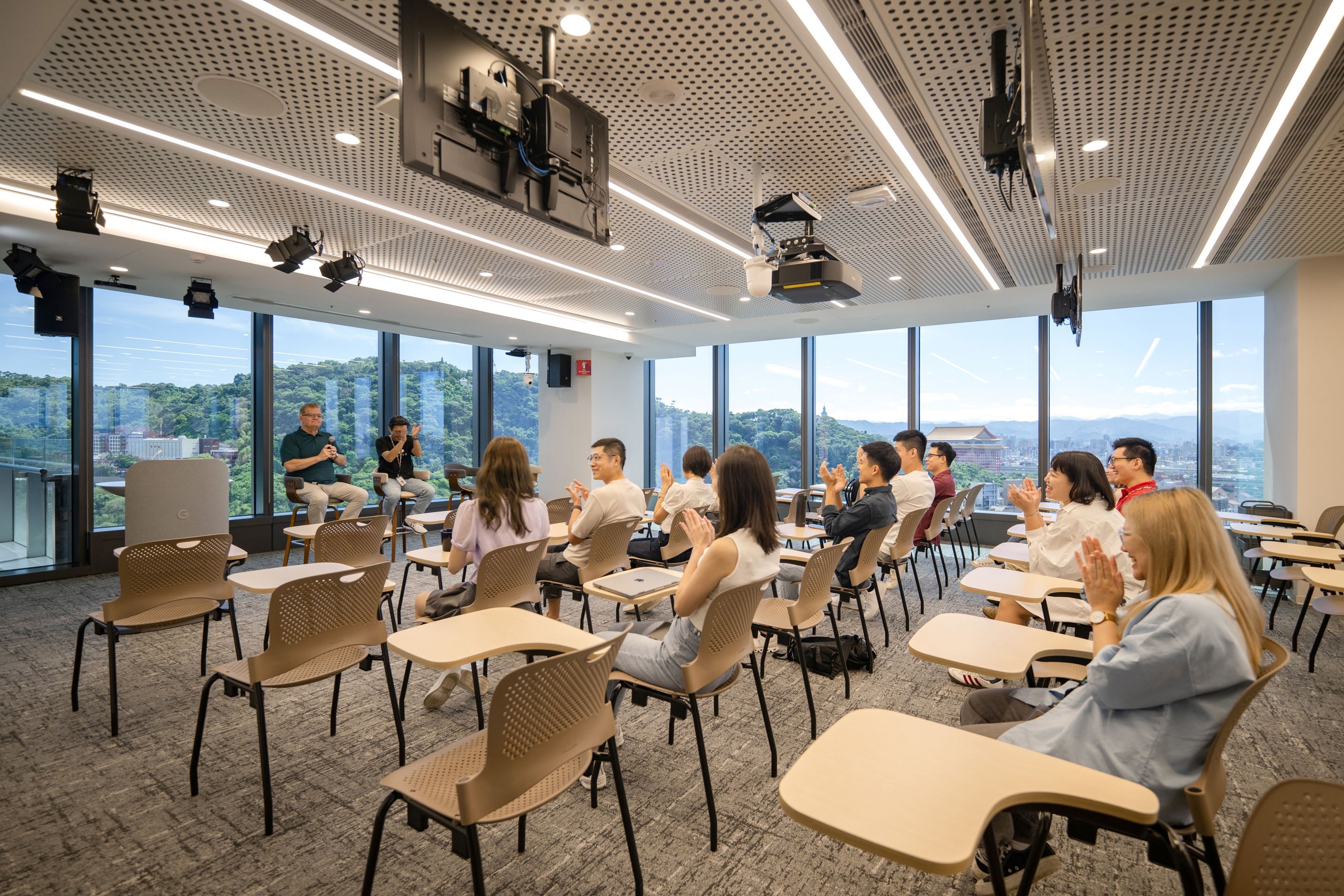 Google 揭幕台灣全新辦公室！打造美國總部外最大 AI 基礎建設硬體研發中心