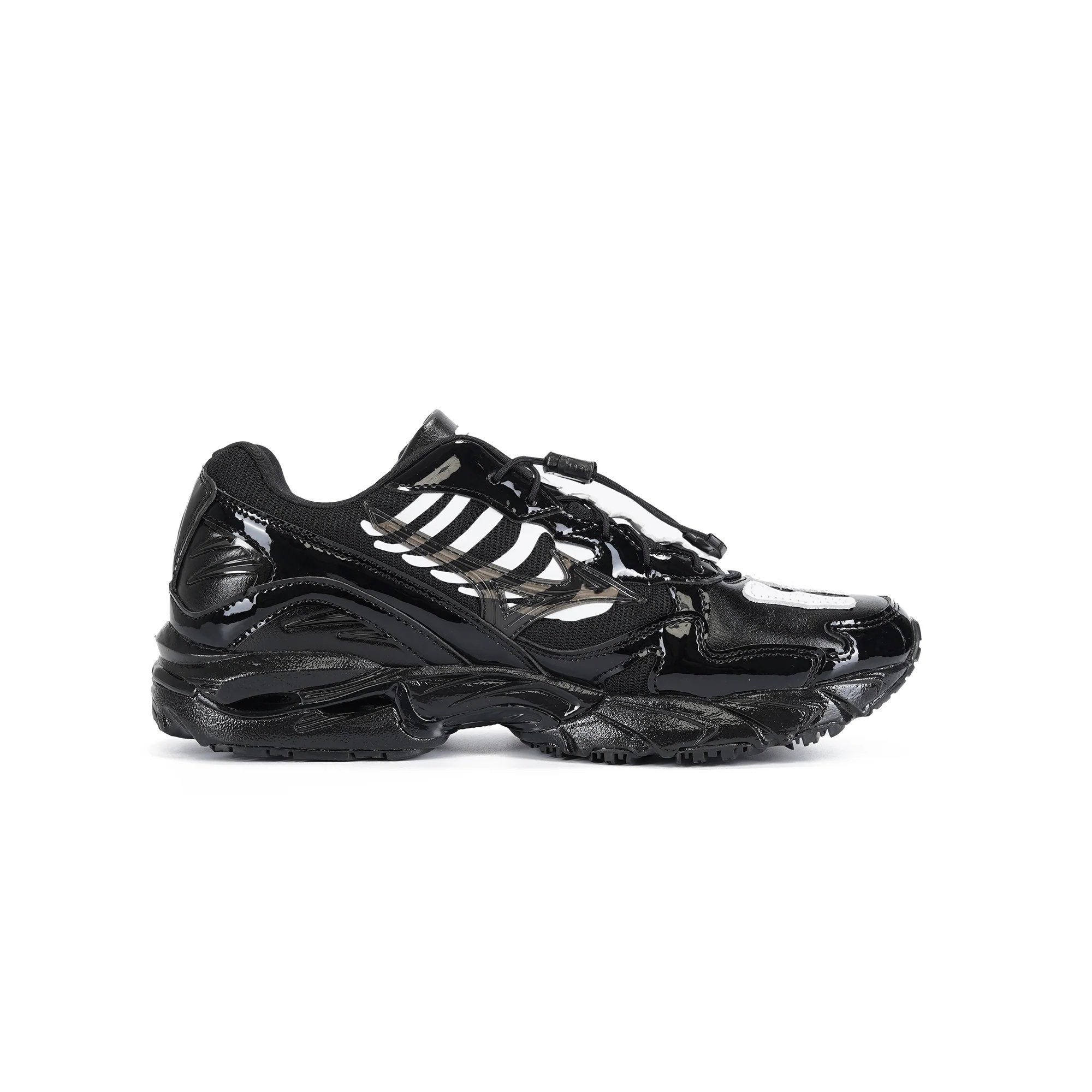 SBTG x Mizuno Wave Rider 10 全新聯名正式發表！獨特「骨骼圖騰」注入回頭率百分百！