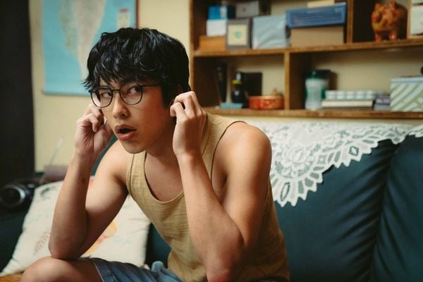 金馬62／ 曾敬驊以《我家的事》奪下「最佳男配角獎」，淚崩謝謝恩師李烈：「謝謝你看見了我！」