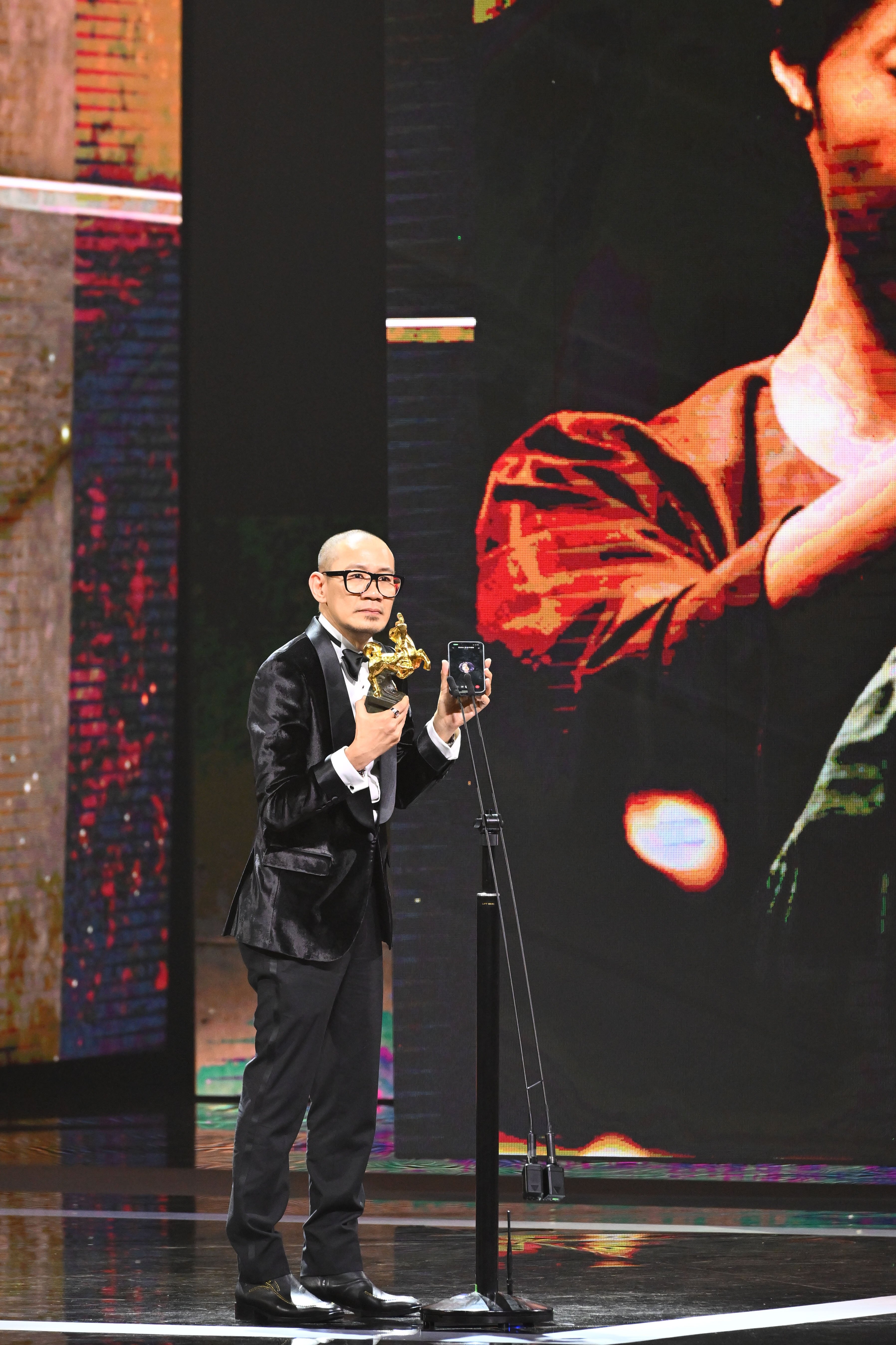 金馬62／恭喜范冰冰以《地母》拿下「最佳女主角獎」！現場電話連線哽咽：「弄毀了我的臉也沒關係！」