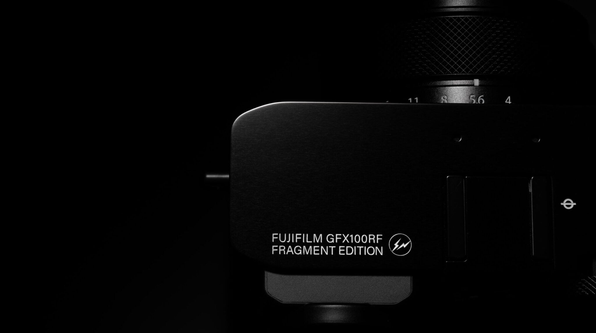 當藤原浩遇上 Fujifilm 頂規相機!GFX100RF Fragment 特別版呈現黑色極致美學