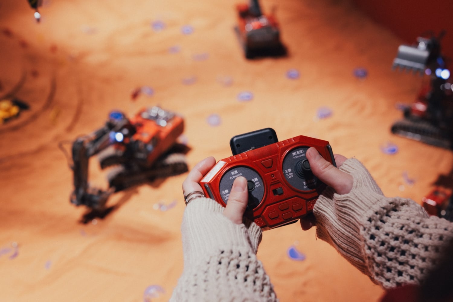 2025 台中勤美草悟道廣場聖誕村活動懶人包！勤美誠品、金典綠園道、PARK2 草悟廣場⋯沉浸式光影展一次看！【設計・潮】