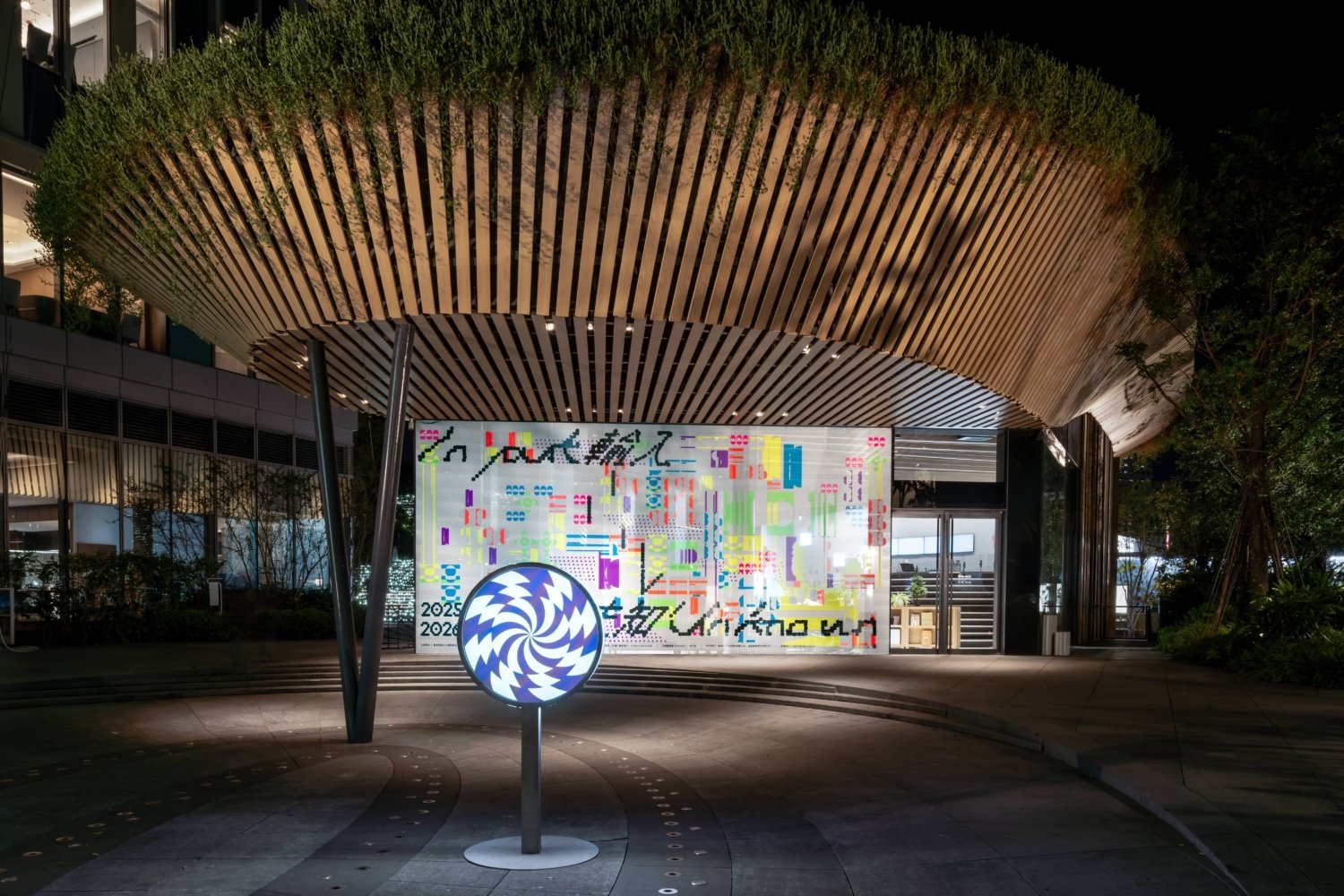 2025 台中勤美草悟道廣場聖誕村活動懶人包！勤美誠品、金典綠園道、PARK2 草悟廣場⋯沉浸式光影展一次看！【設計・潮】