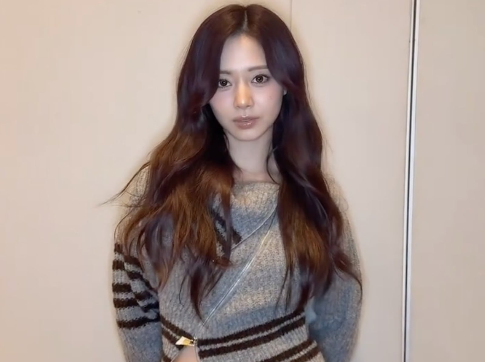 TWICE 周子瑜身高 170 激短熱褲辣秀逆天長腿！全網求同款直接神給你！