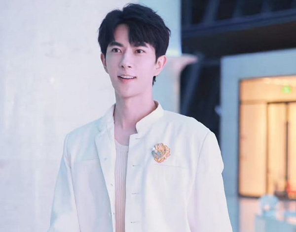 于朦朧疑遭經紀人杜強賞巴掌有片曝光！網友痛心：「看得心都碎了！」