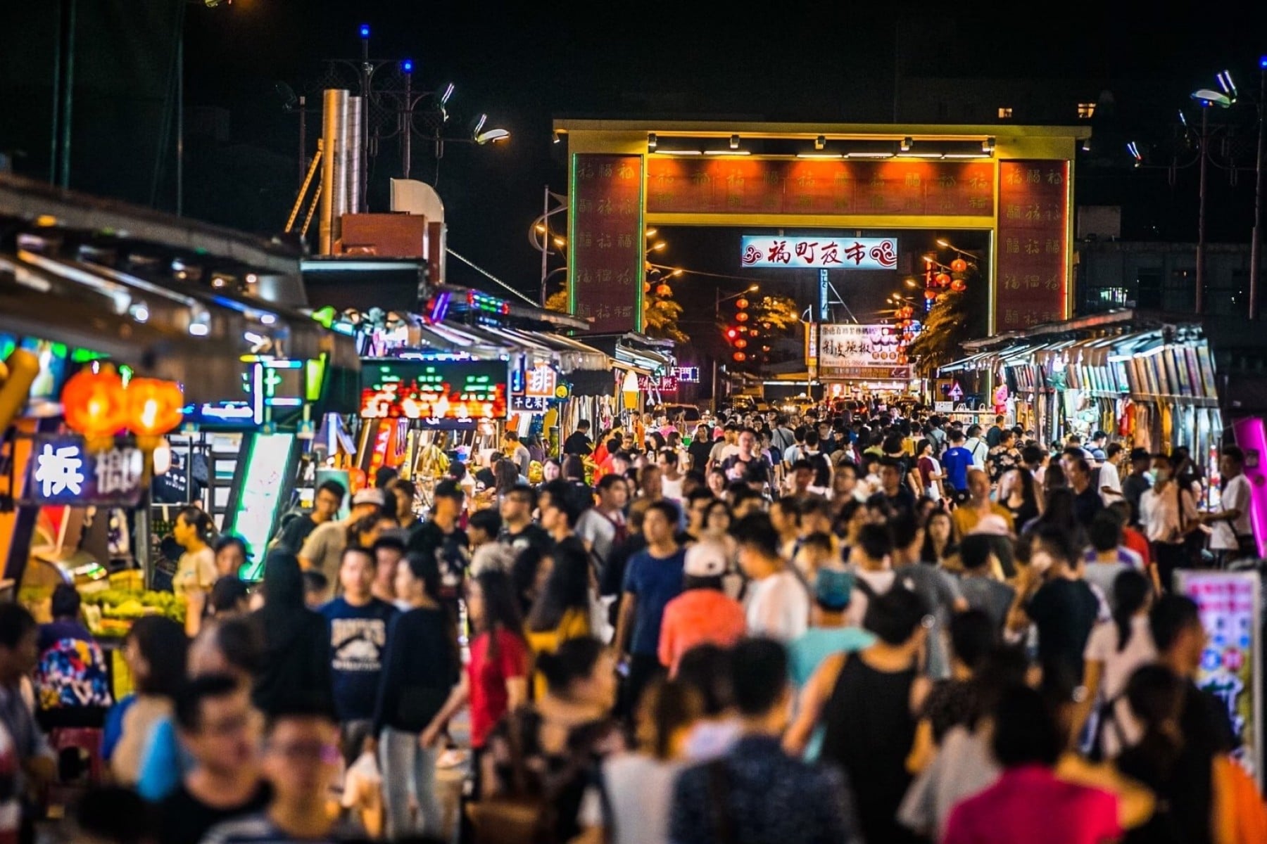 2025 台灣最強夜市出爐!花蓮東大門打敗士林、逢甲,遊客狂讚:「價錢不坑人!」