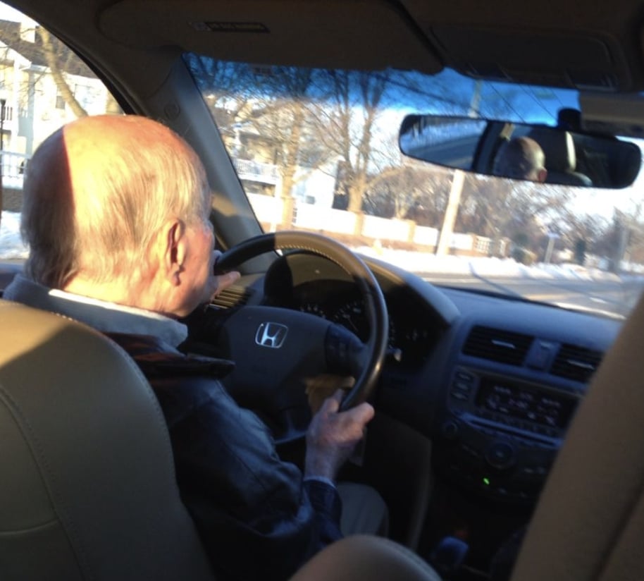 Z 世代被評最危險駕駛年齡層!77% 民眾認為車速快、經驗不足成隱憂!