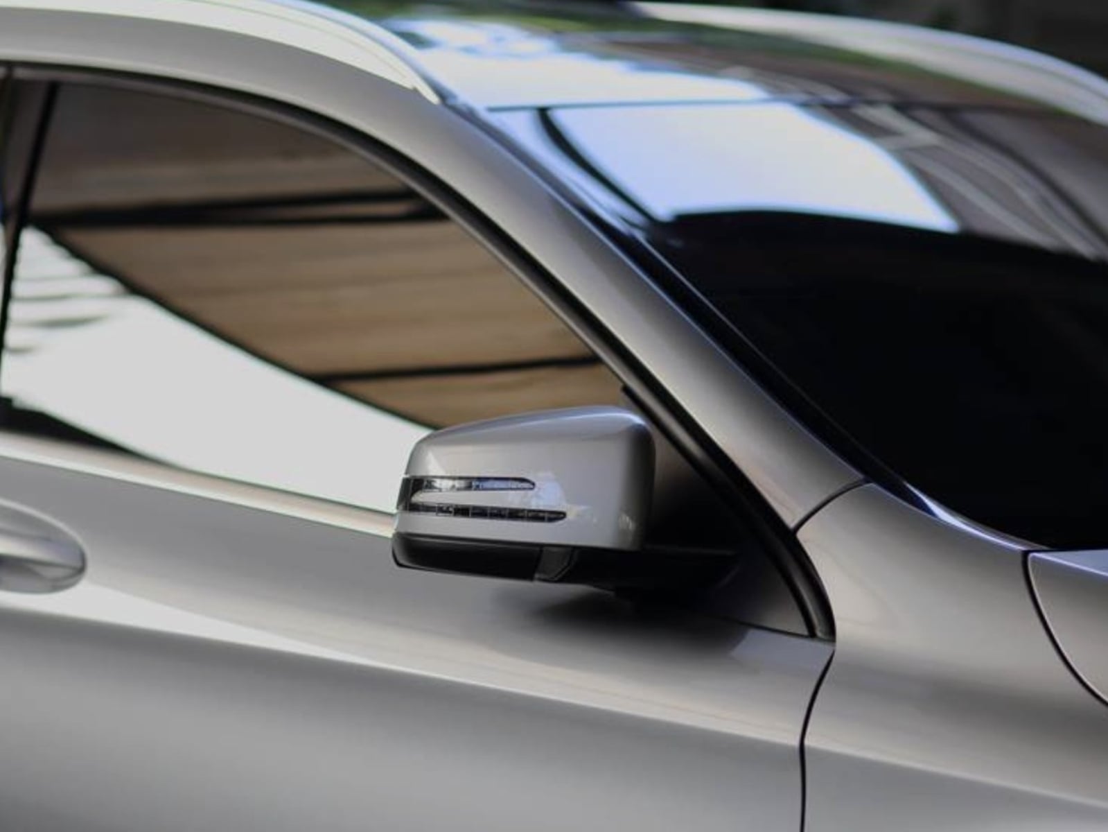 隔熱紙透光率 115 年新規上路！選錯透光率將開罰更影響行車安全！