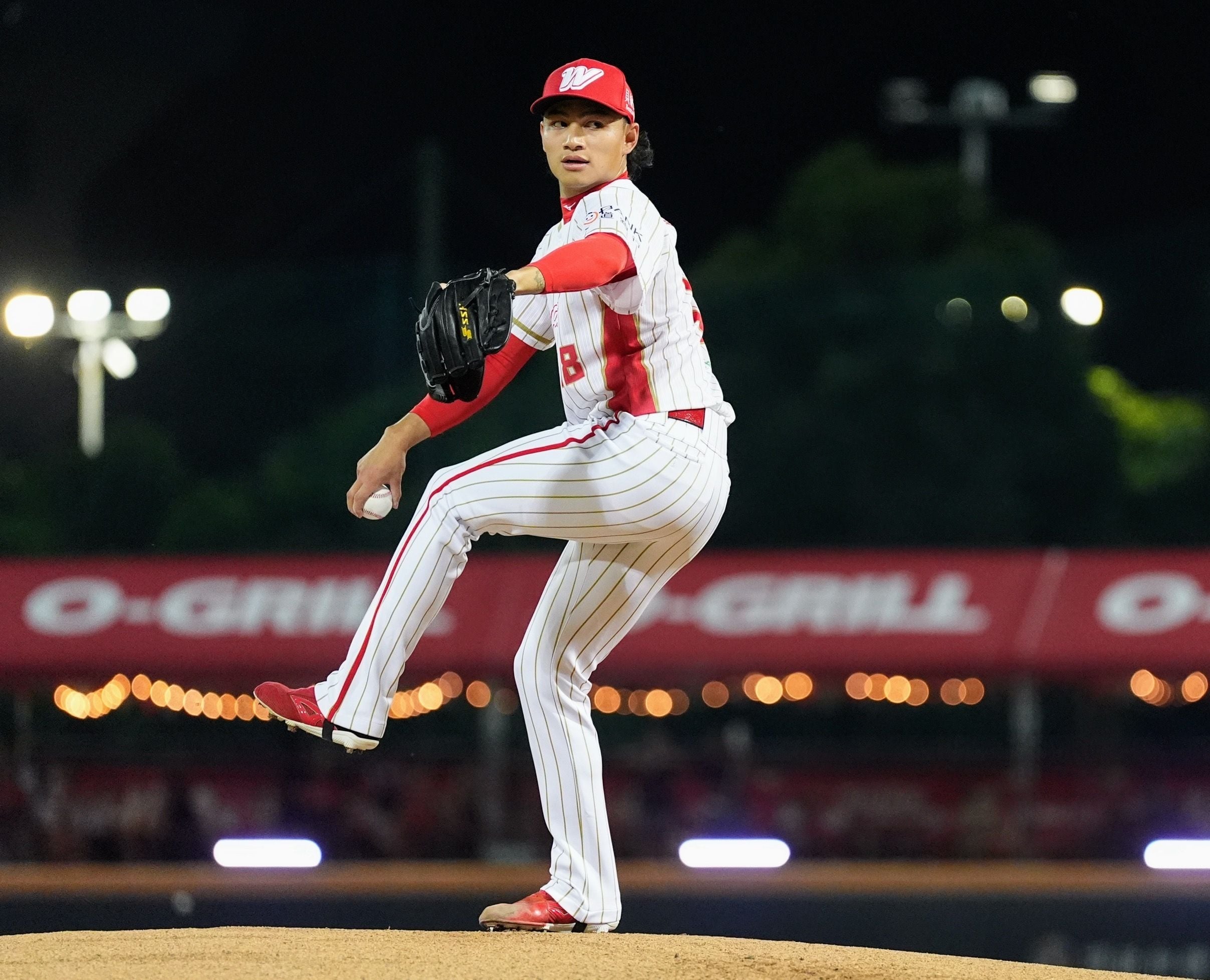 徐若熙驚傳將加盟日職福岡軟銀鷹!超過 2 億天價招募「龍之子」經紀公司回應了!