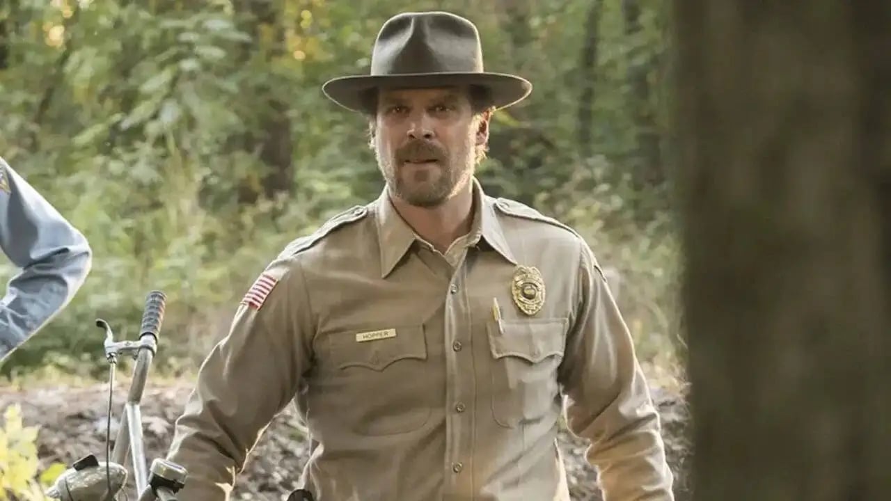 《怪奇物語》米莉芭比布朗 Millie Bobby Brown 打破欺凌傳聞談大衛哈伯！坦言：「友情珍貴！」