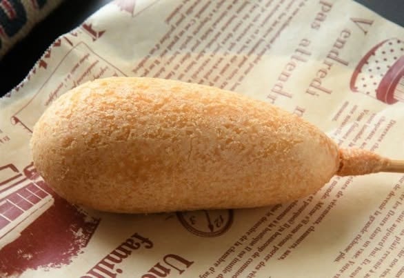 海豹身形像什麼？日本網友搭機用餐時意外揭開爆笑真相！