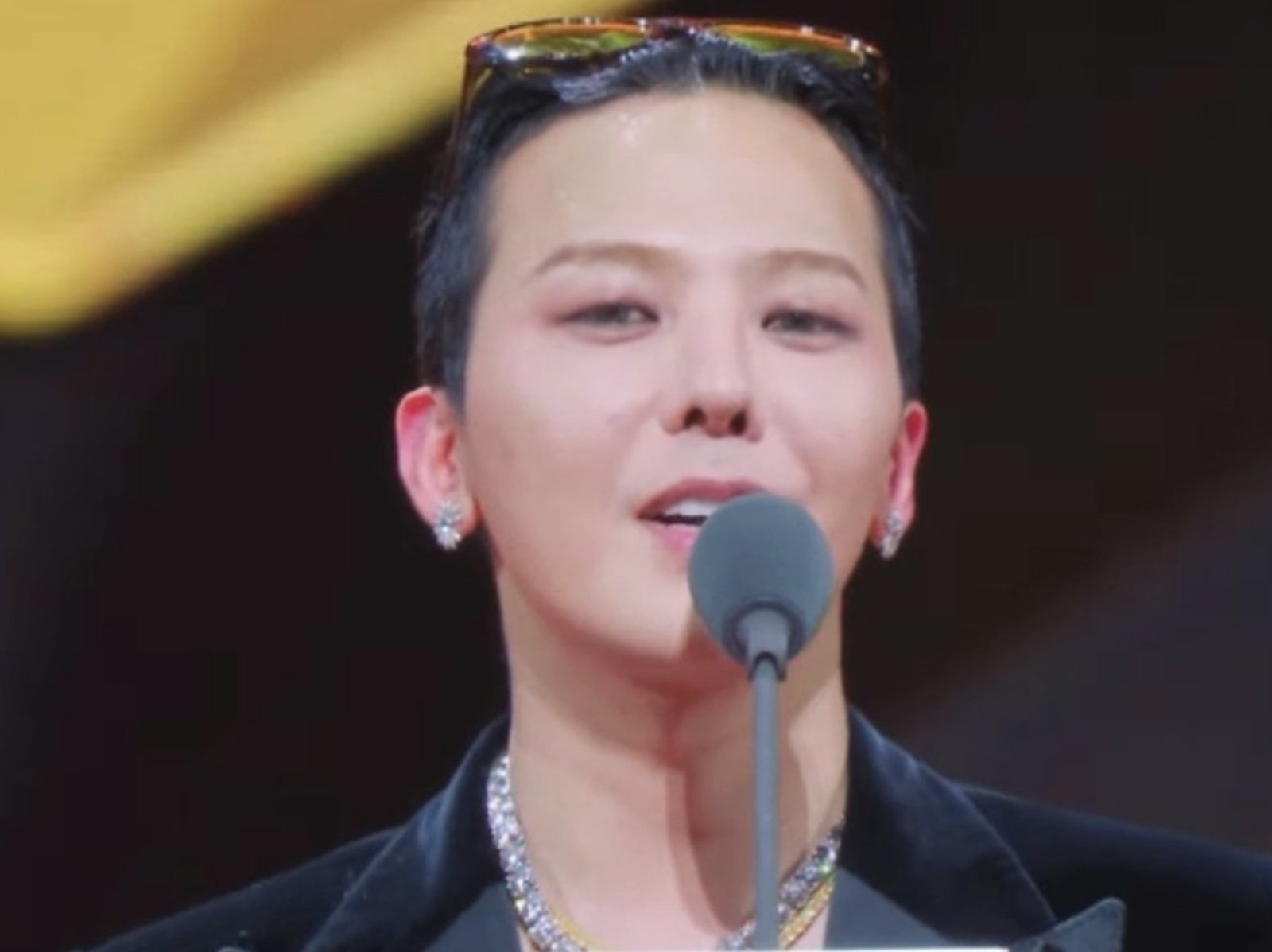 2025 MAMA GD 壓軸連飆 3 首神曲！獲獎感言向香港大火致哀！