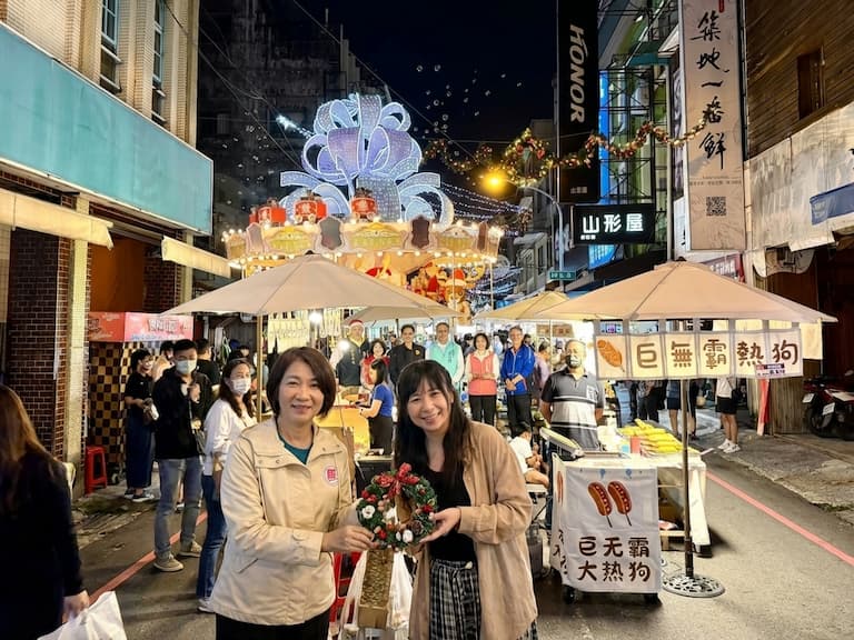 屏東聖誕節中華一條街市集 消費滿100元抽iPad