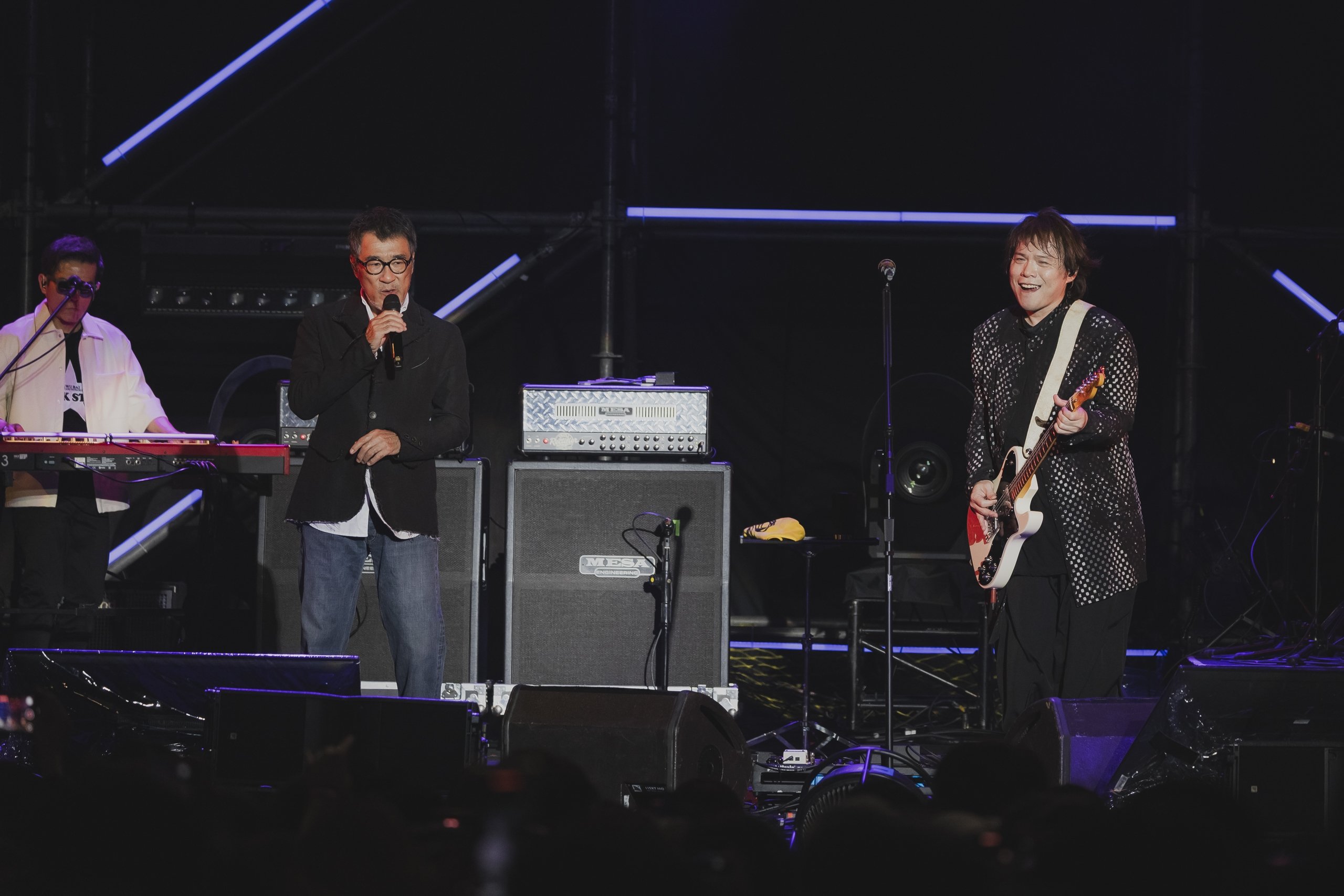 伍佰驚喜合體李宗盛！簡單生活節 20 週年全場暴動，安可兩次寵粉到不行！