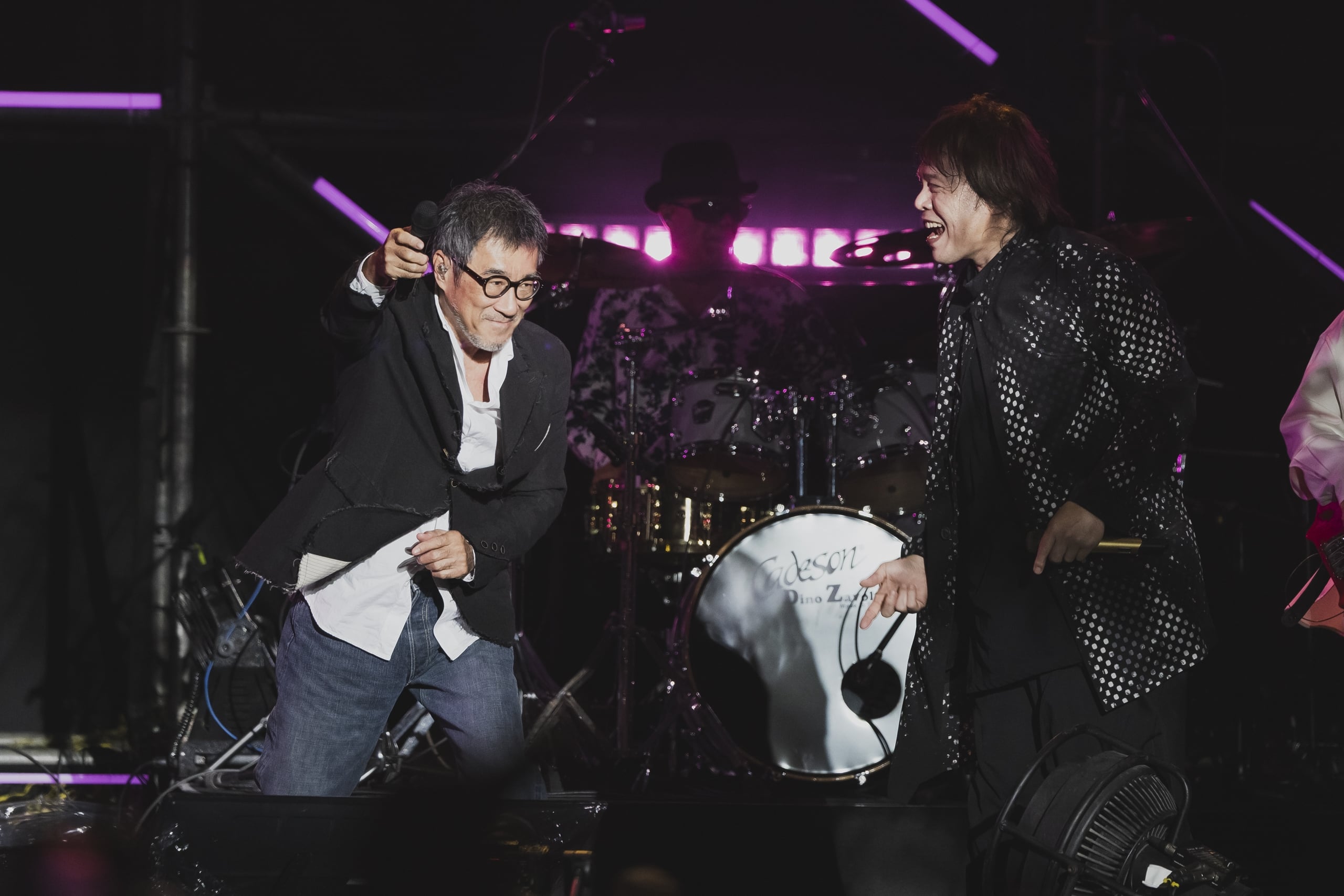 伍佰驚喜合體李宗盛！簡單生活節 20 週年全場暴動，安可兩次寵粉到不行！