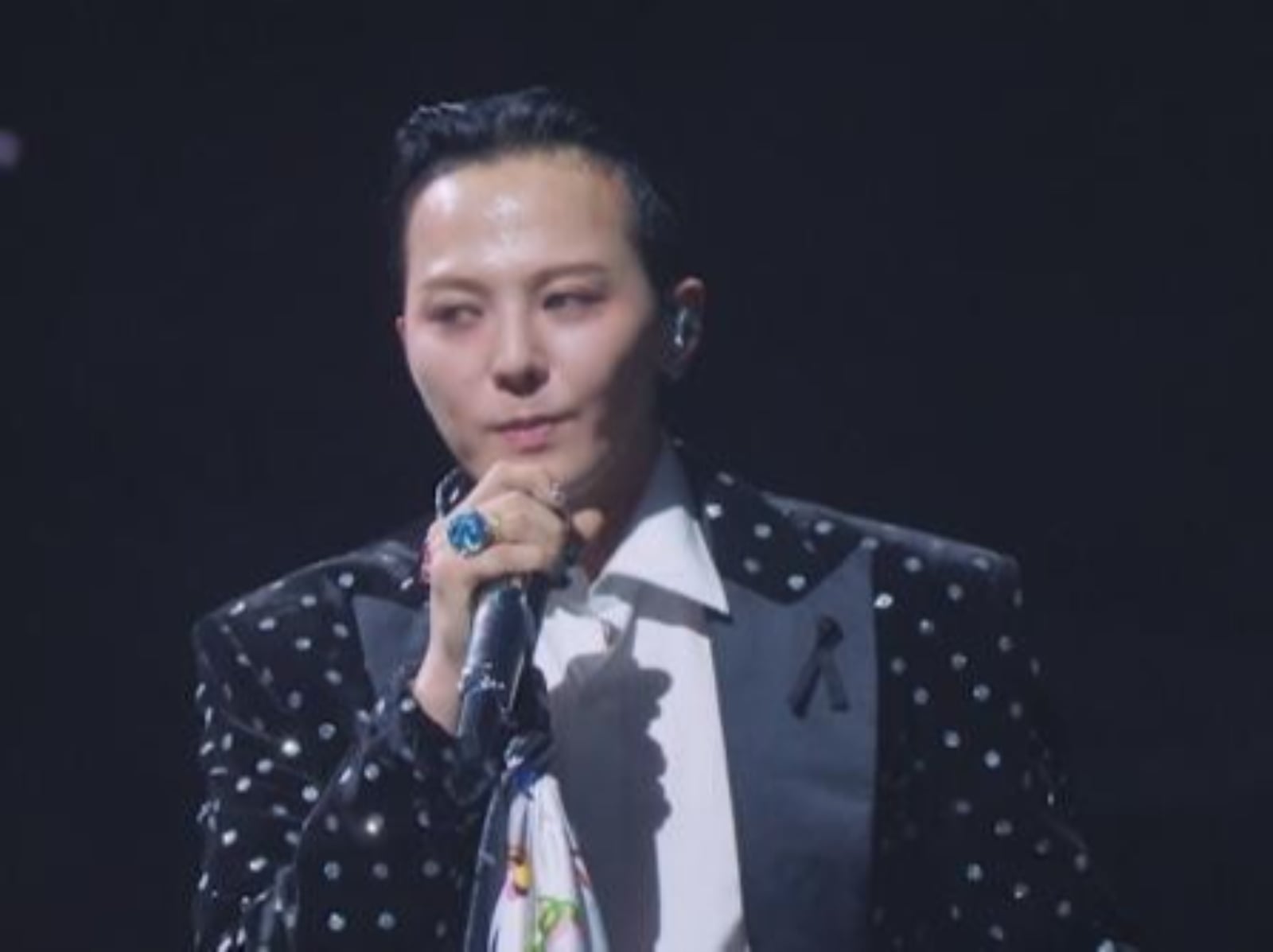 GD 權志龍 MAMA 演出設備大出包、B-box 藝術家 Wing 鏡頭遭剪！本人怒回官方貼文「倒讚」