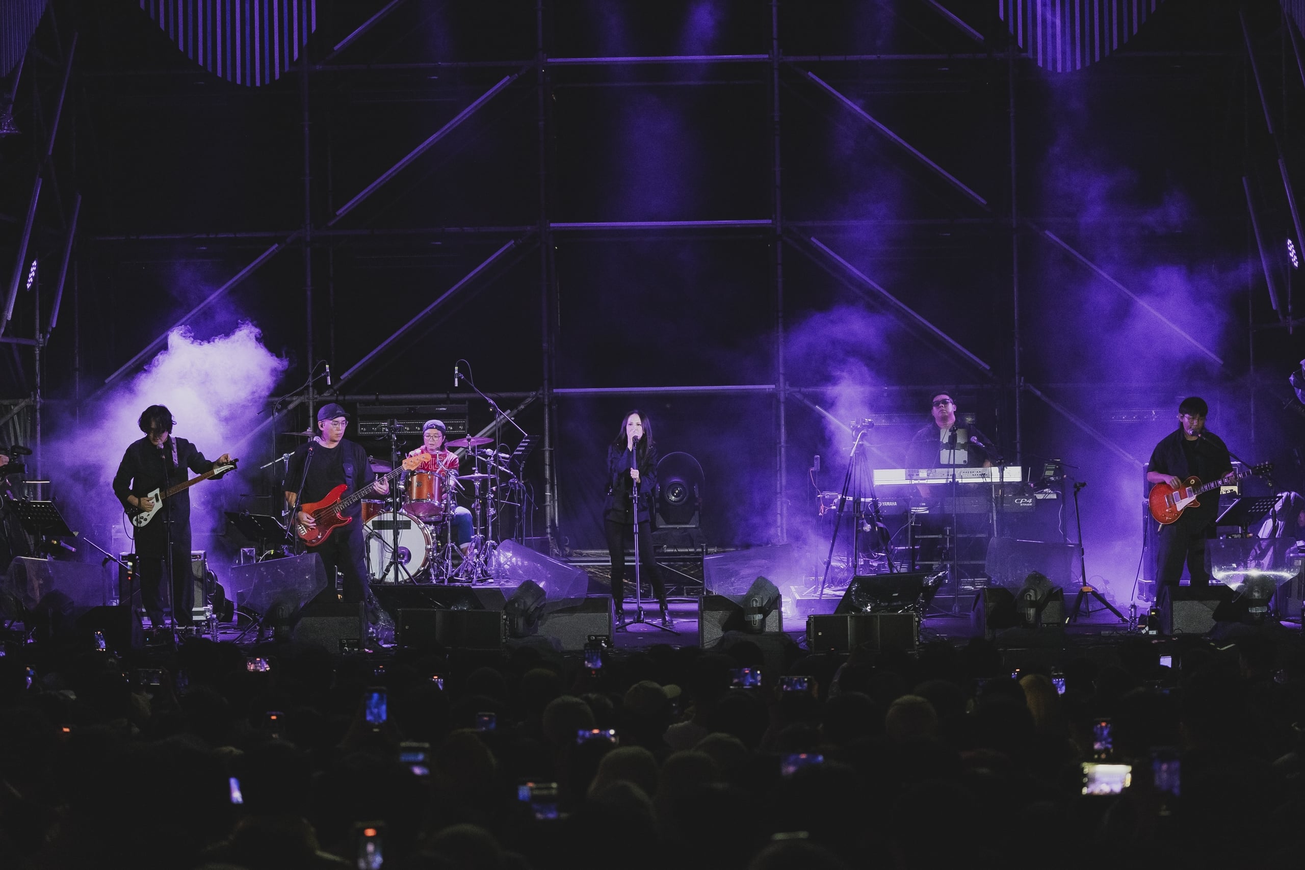 楊乃文簡單生活節冷酷開唱！講話很難只想喝水...俏皮暖場伍佰