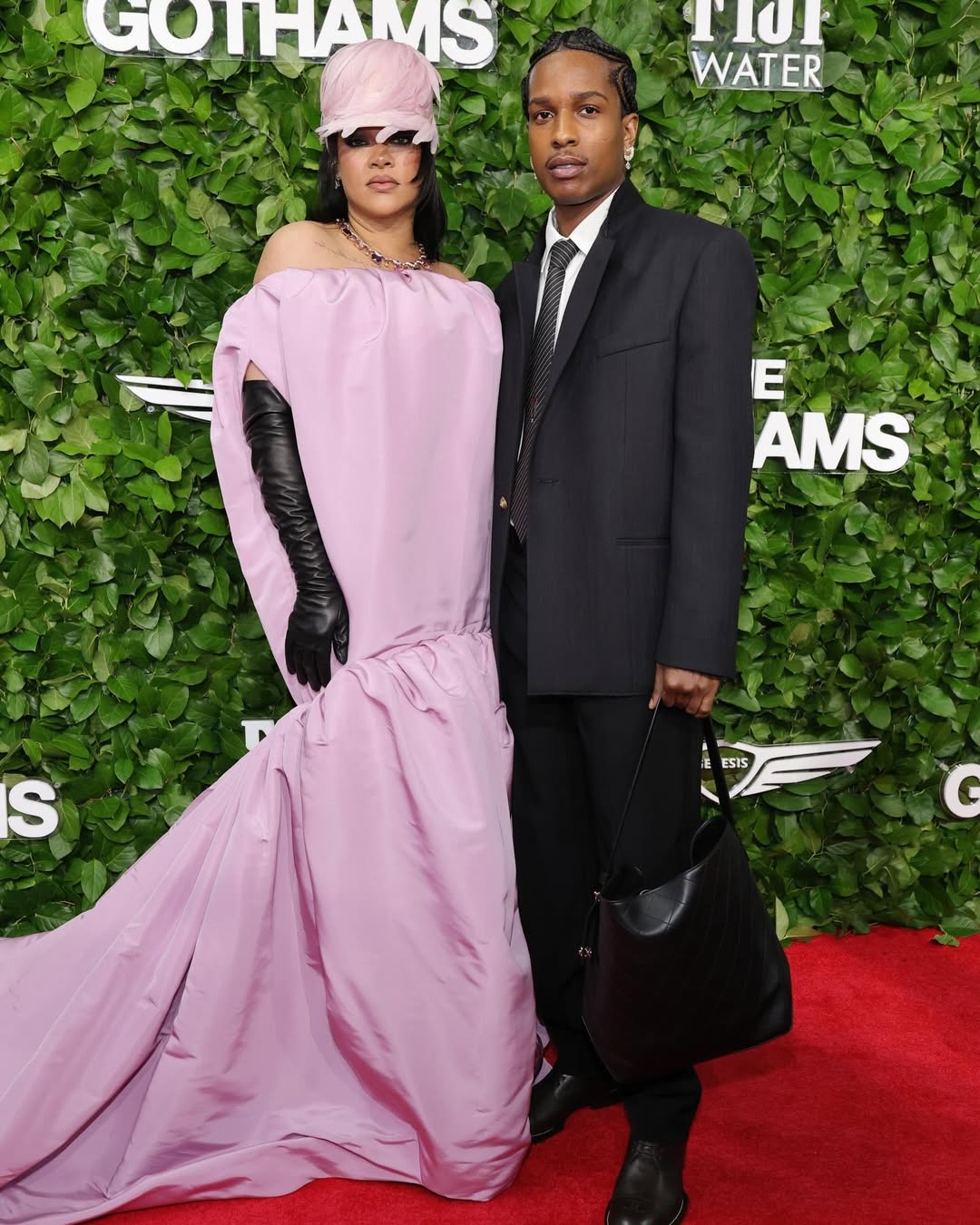 A$AP Rocky x Rihanna 2025 哥譚獎全場角焦點！全套 CHANEL + Balenciaga 展現最強時尚夫妻