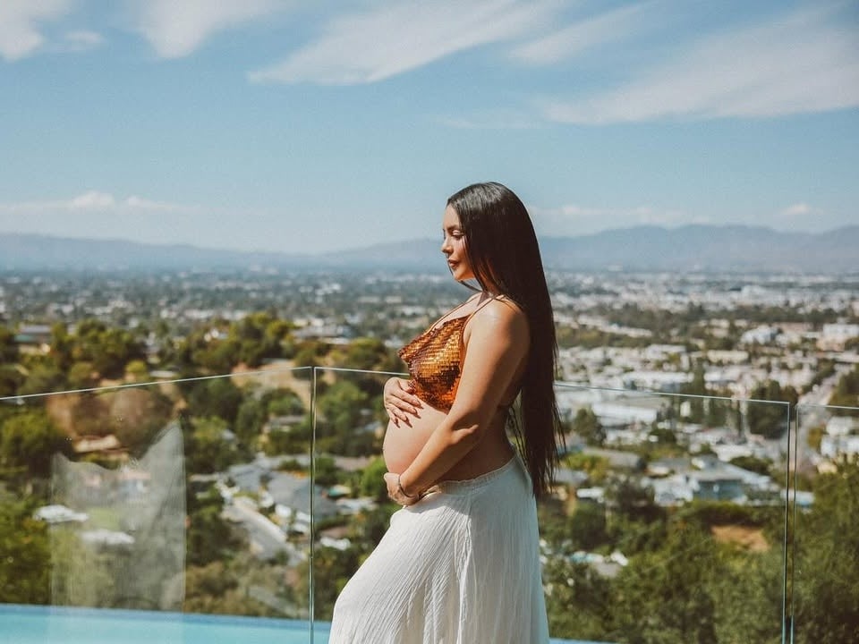 凡妮莎哈金斯 Vanessa Hudgens 二寶出生！坦承瘋狂分娩經驗引熱議！