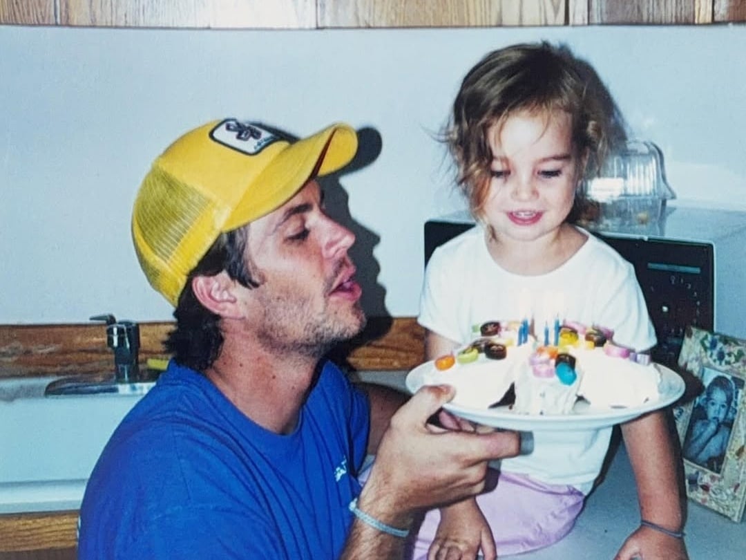 保羅沃克 Paul Walker 逝世 12 週年！女兒梅朵曬童年照悼念：「永遠愛你！」