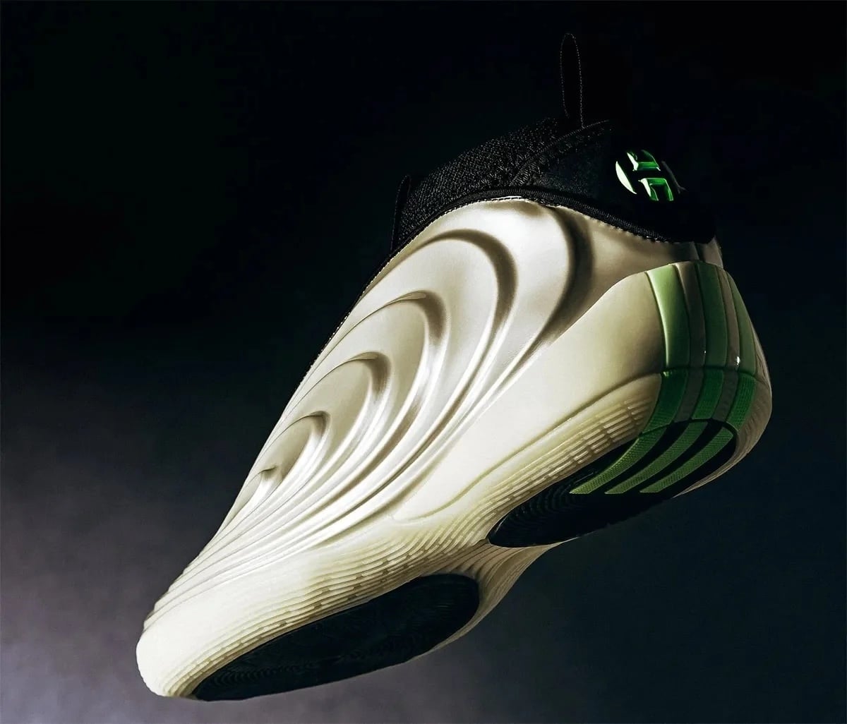 2025 年 12 月球鞋推薦:BAPE x CLOT x adidas Superstar、INVINCIBLE x Vans、atmos x NB 重磅聯名登場(不斷更新)