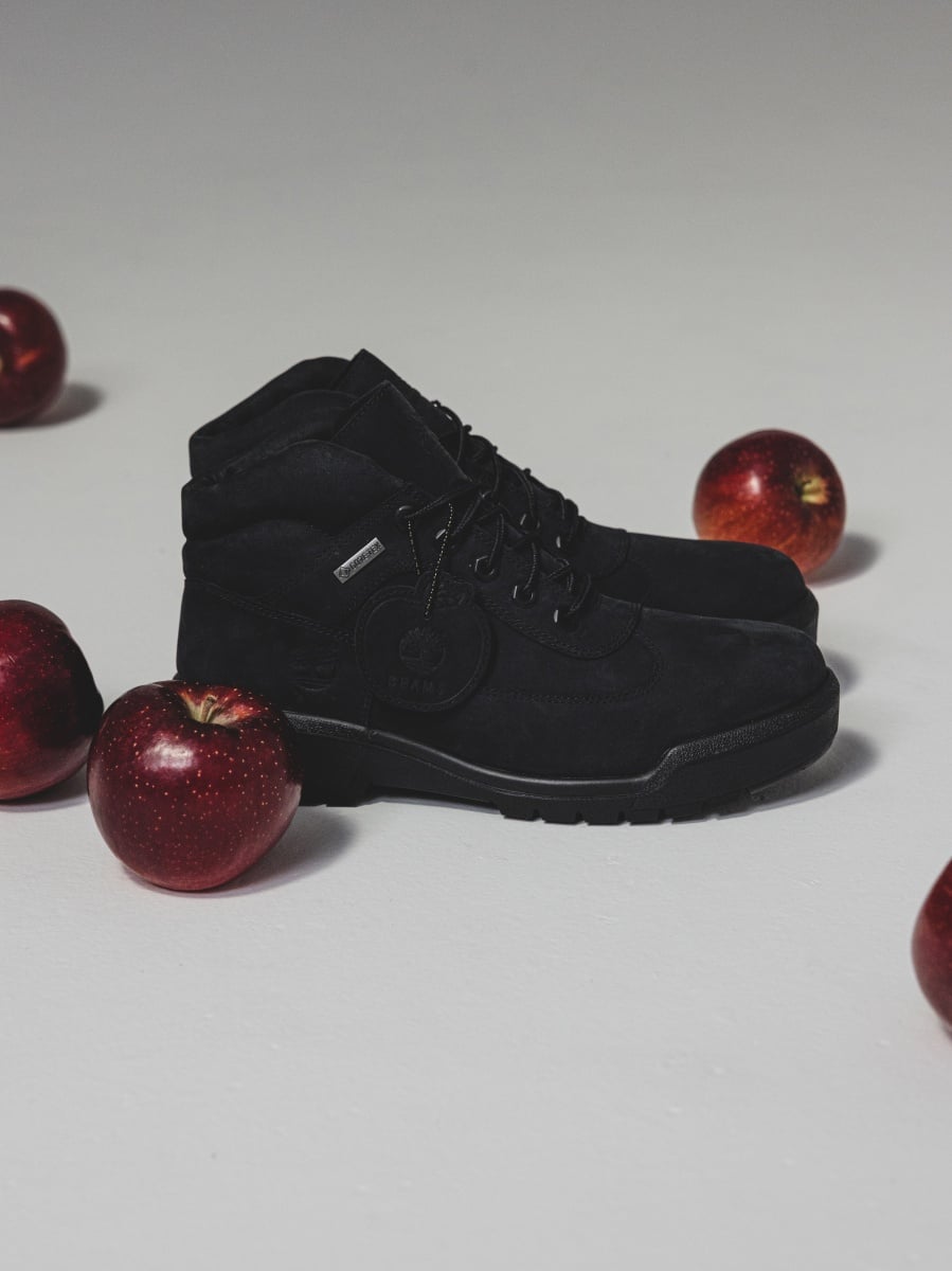 2025 年 12 月球鞋推薦：BAPE x CLOT x adidas Superstar、INVINCIBLE x Vans、atmos x NB 重磅聯名登場（不斷更新）