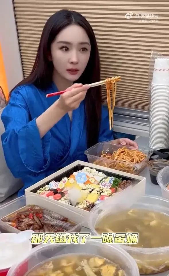 楊冪澱粉照吃體重不破 50 公斤!「一口原則」維持魔鬼身材秘訣曝光!