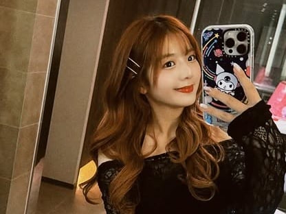 樂天女孩笑笑邊化妝邊開車追撞！愛車剛買 3 個月慘吸修車費！