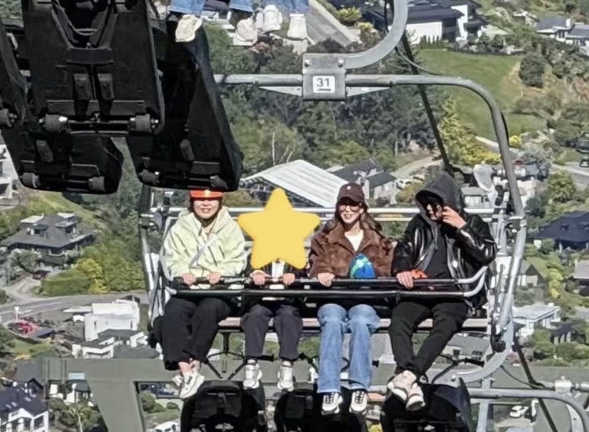 昆凌身高 163 與周杰倫驚喜現身紐西蘭！下身失蹤穿搭辣秀逆天長腿超吸睛！