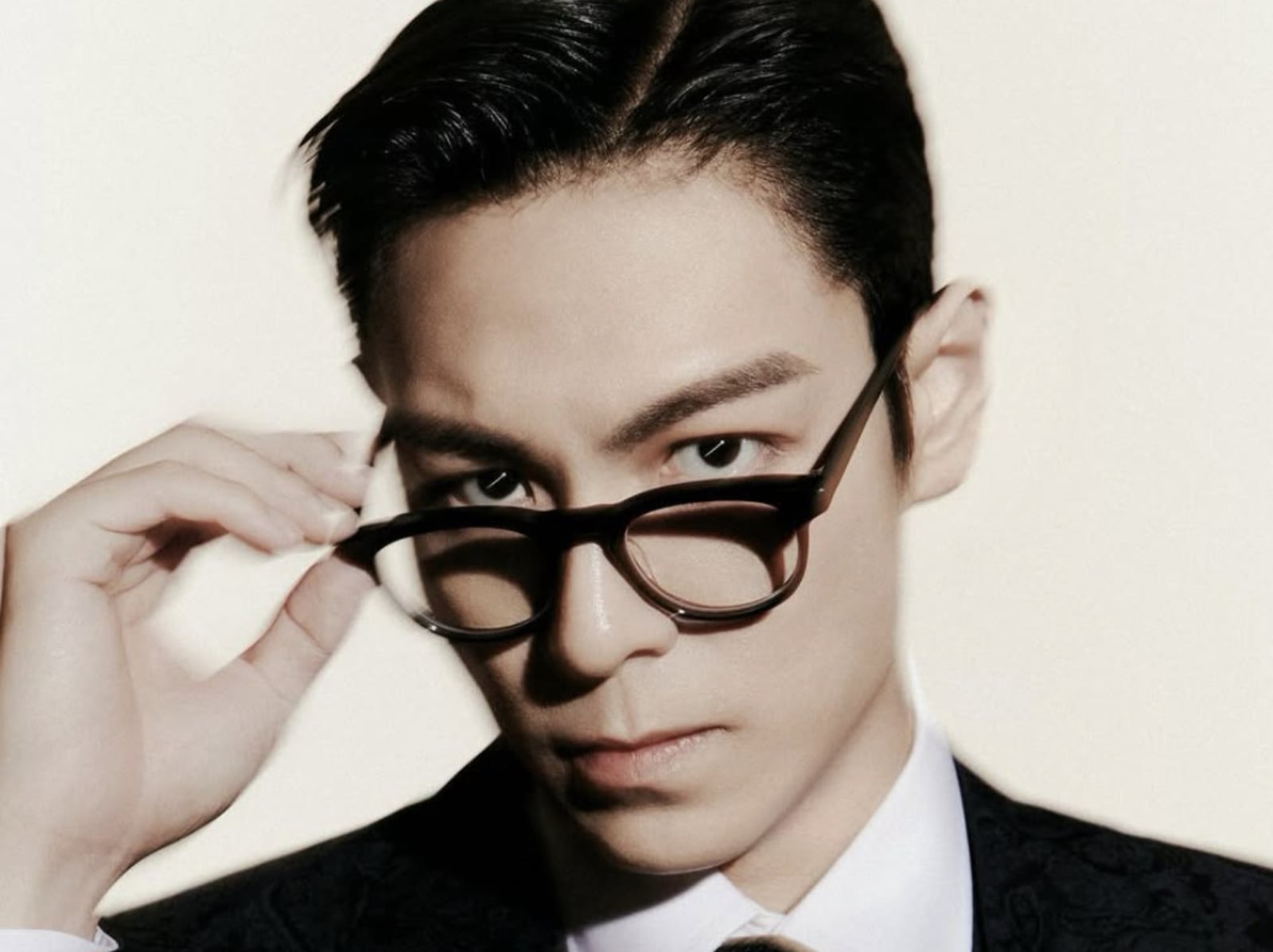 BIGBANG T.O.P 遭傳原本要現身香港 MAMA？GD 社群貼文、疑似外流名單引聯想！