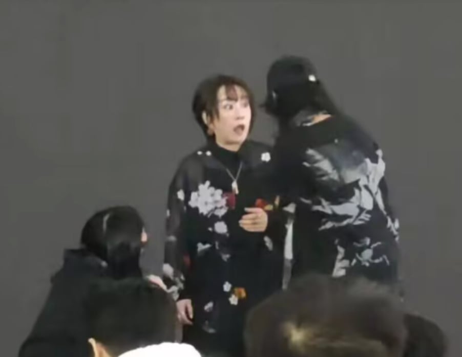 大槻真希上海演唱《航海王》片尾曲遭斷電強制下台！首度發聲：「麥克風被搶走我還是能唱！」