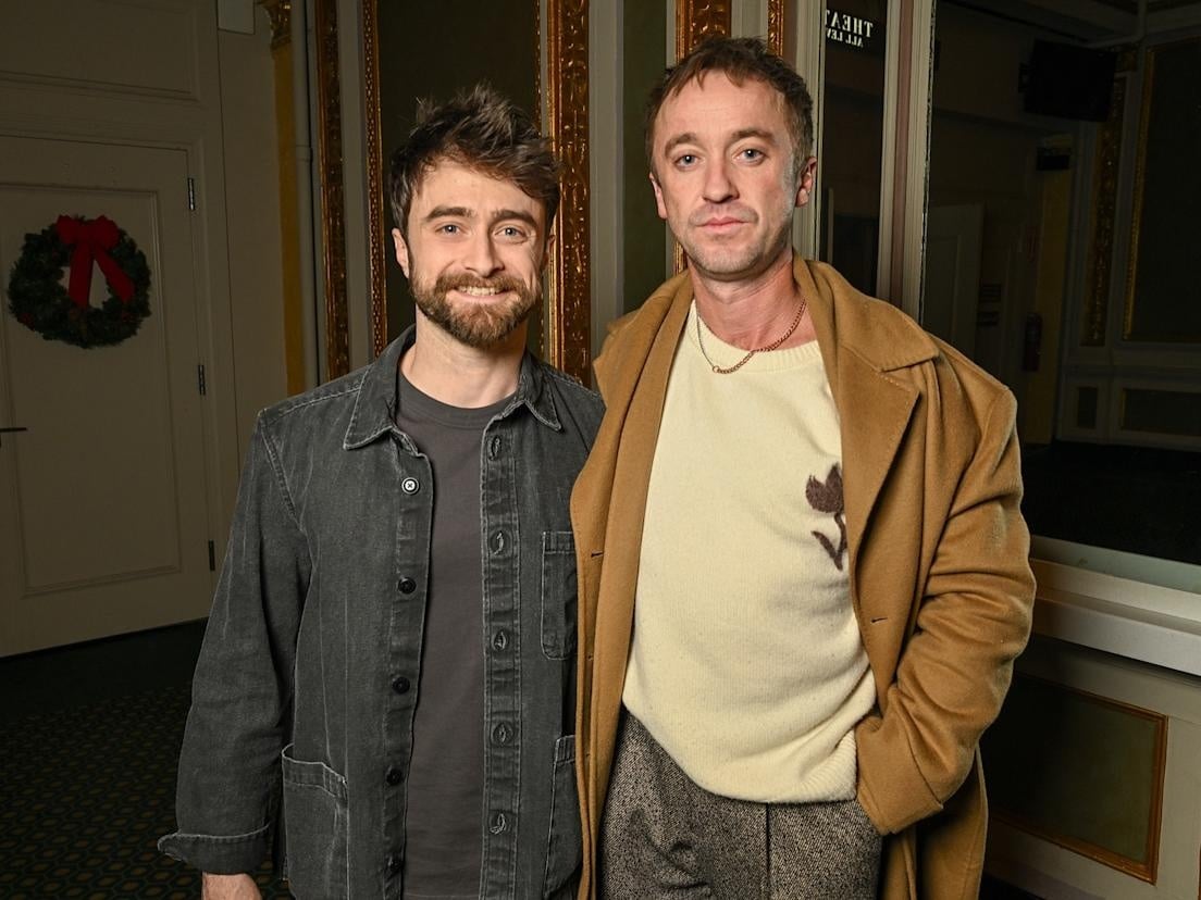 《哈利波特》丹尼爾雷德克里夫 Daniel Radcliffe、湯姆費爾頓 Tom Felton 24 年再相聚！同框合照掀回憶殺！