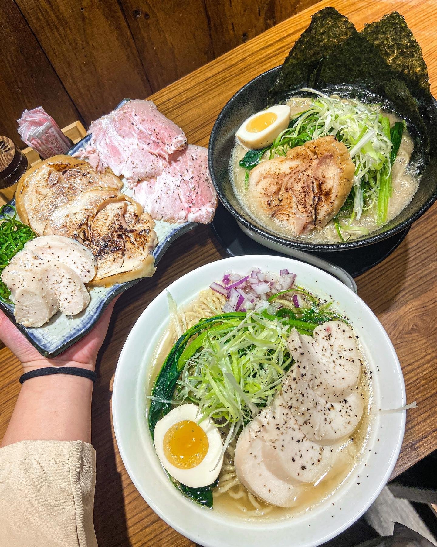 2025 士林夜市美食推薦必吃總整理｜地址、營業時間、停車資訊⋯一次看！