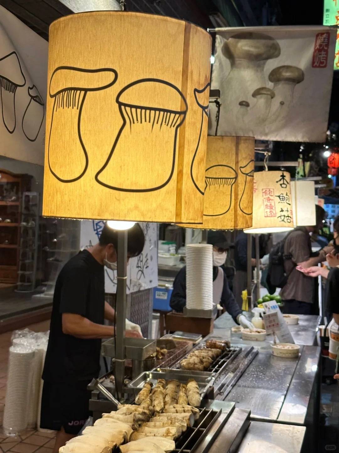 2025 士林夜市美食推薦必吃總整理｜地址、營業時間、停車資訊⋯一次看！