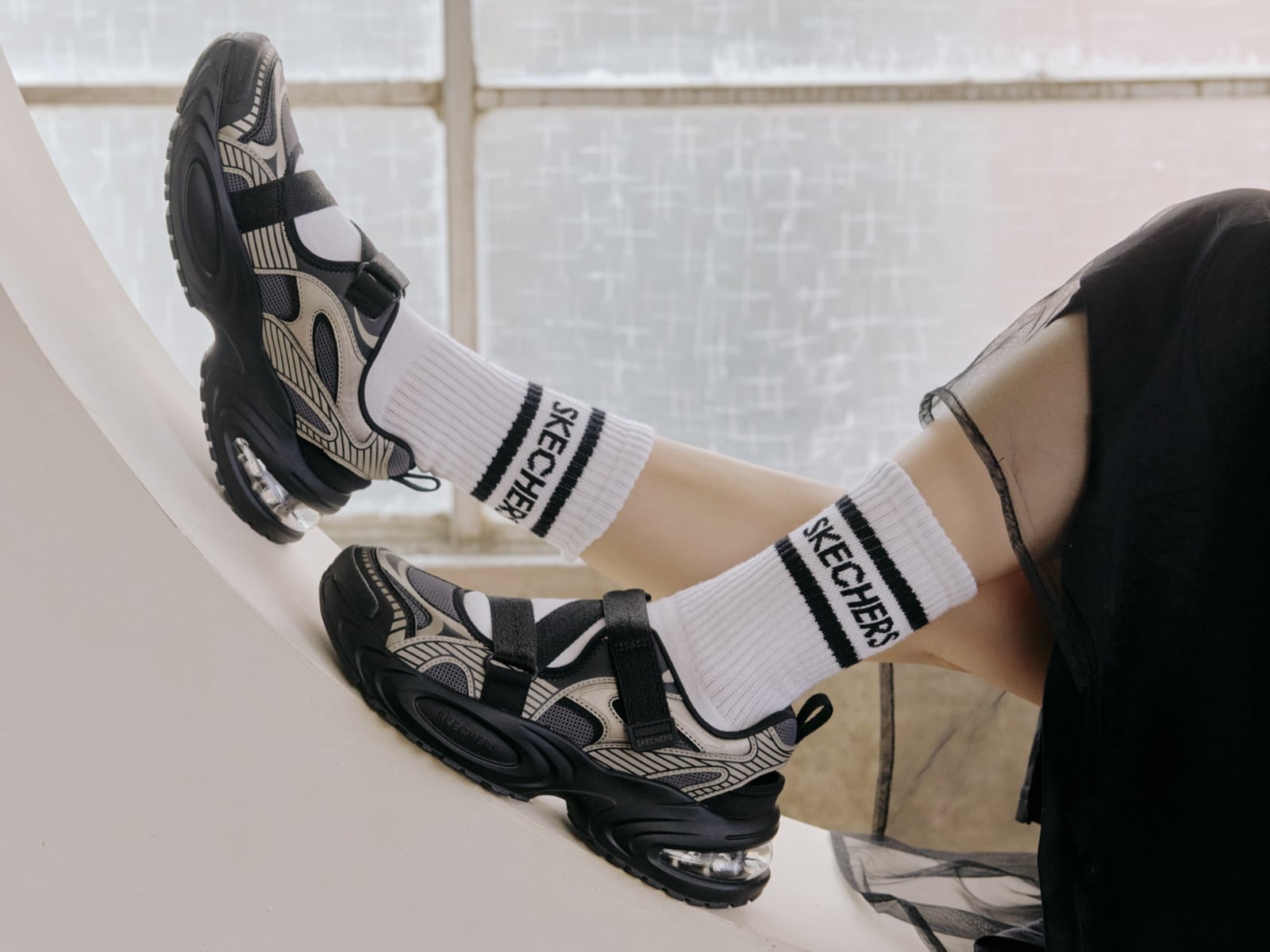 這個冬天 就用 SKECHERS 瑪莉珍打開妳的優雅頻率